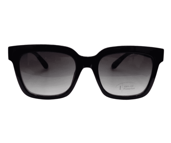 Square-shaped sunglasses for women with tortoise shell frame and gradient lenses